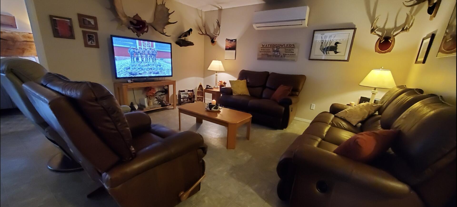 Reclining Leather - Relax & Unwind!