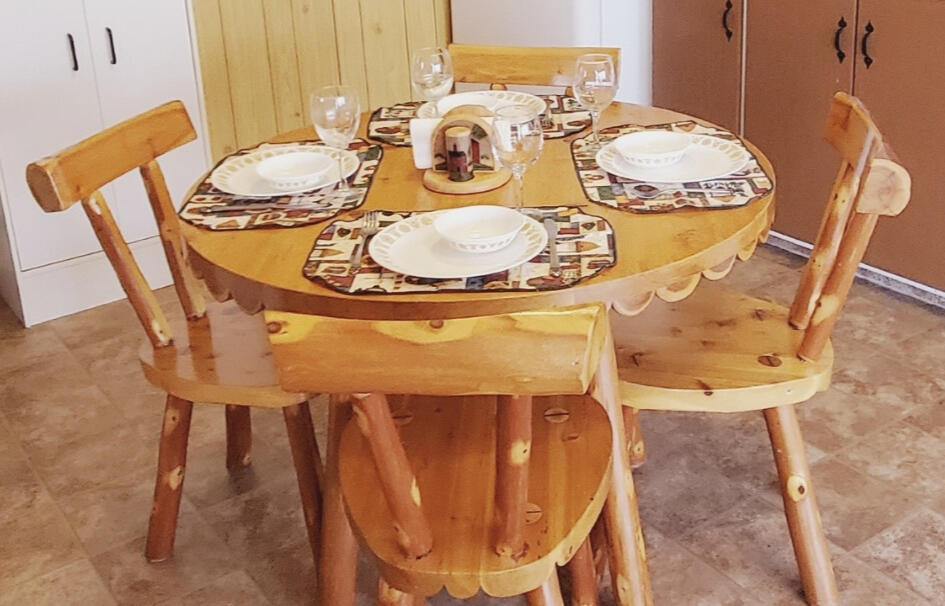 Canadian Custom Log Furniture